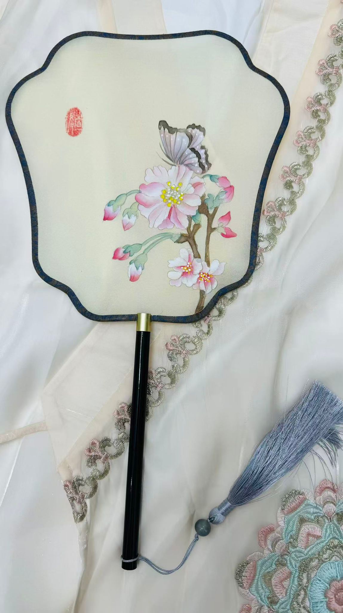 Chinese Ink Painting (Gongbi Fan Painting) Workshop 工笔扇面工作坊